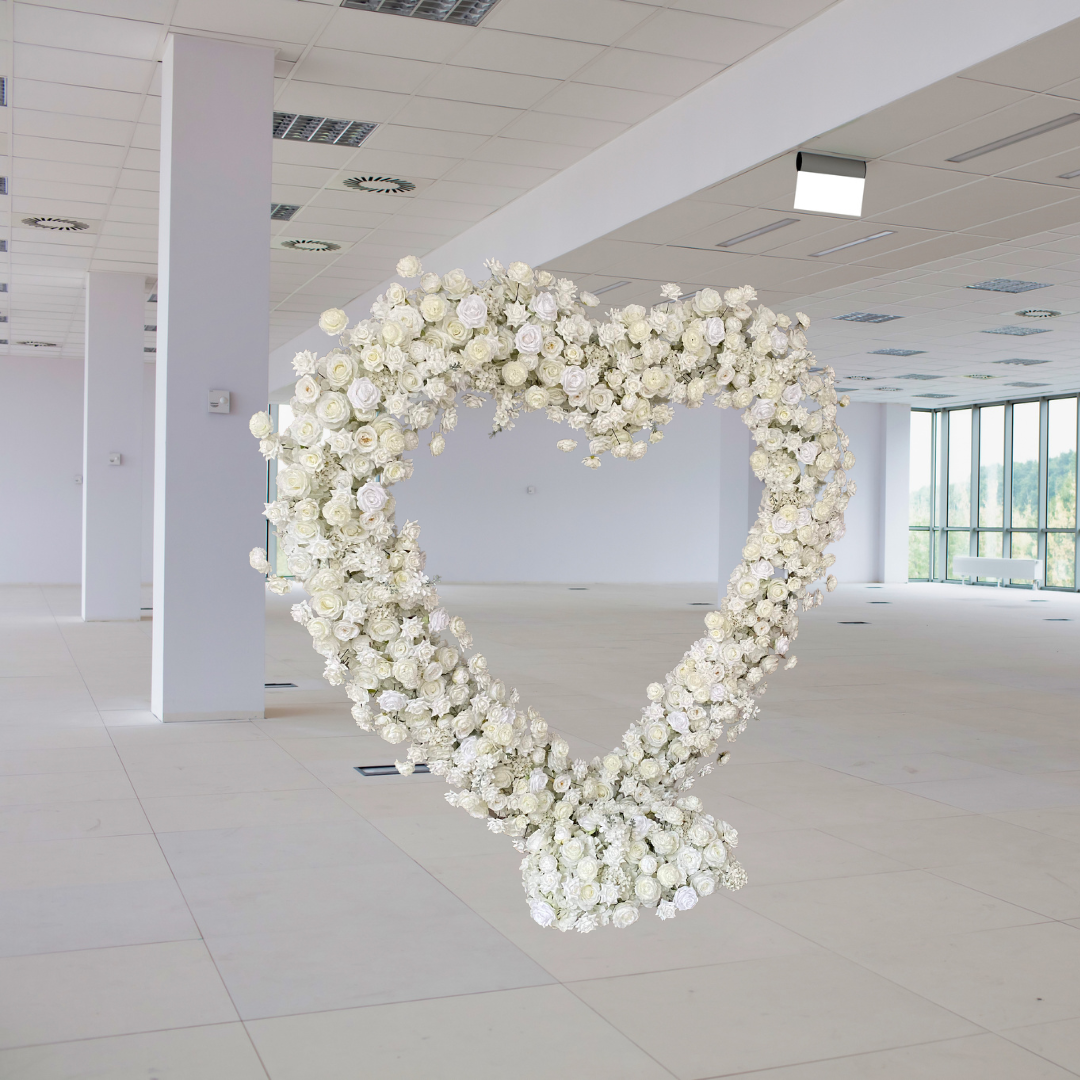 Luxury Ivory White Freestanding Rose Heart With Stand