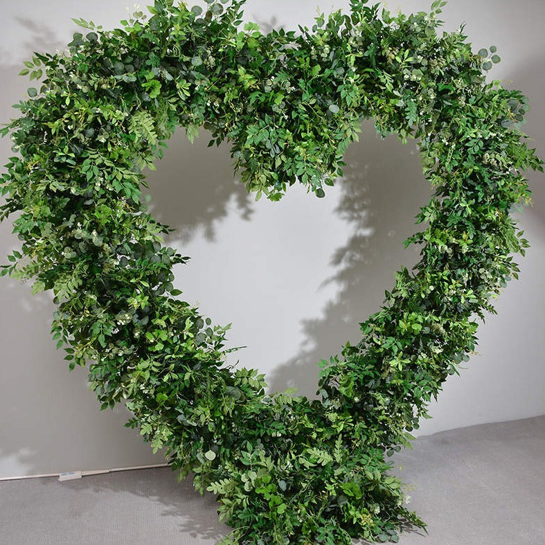 Foliage Freestanding Heart With Stand