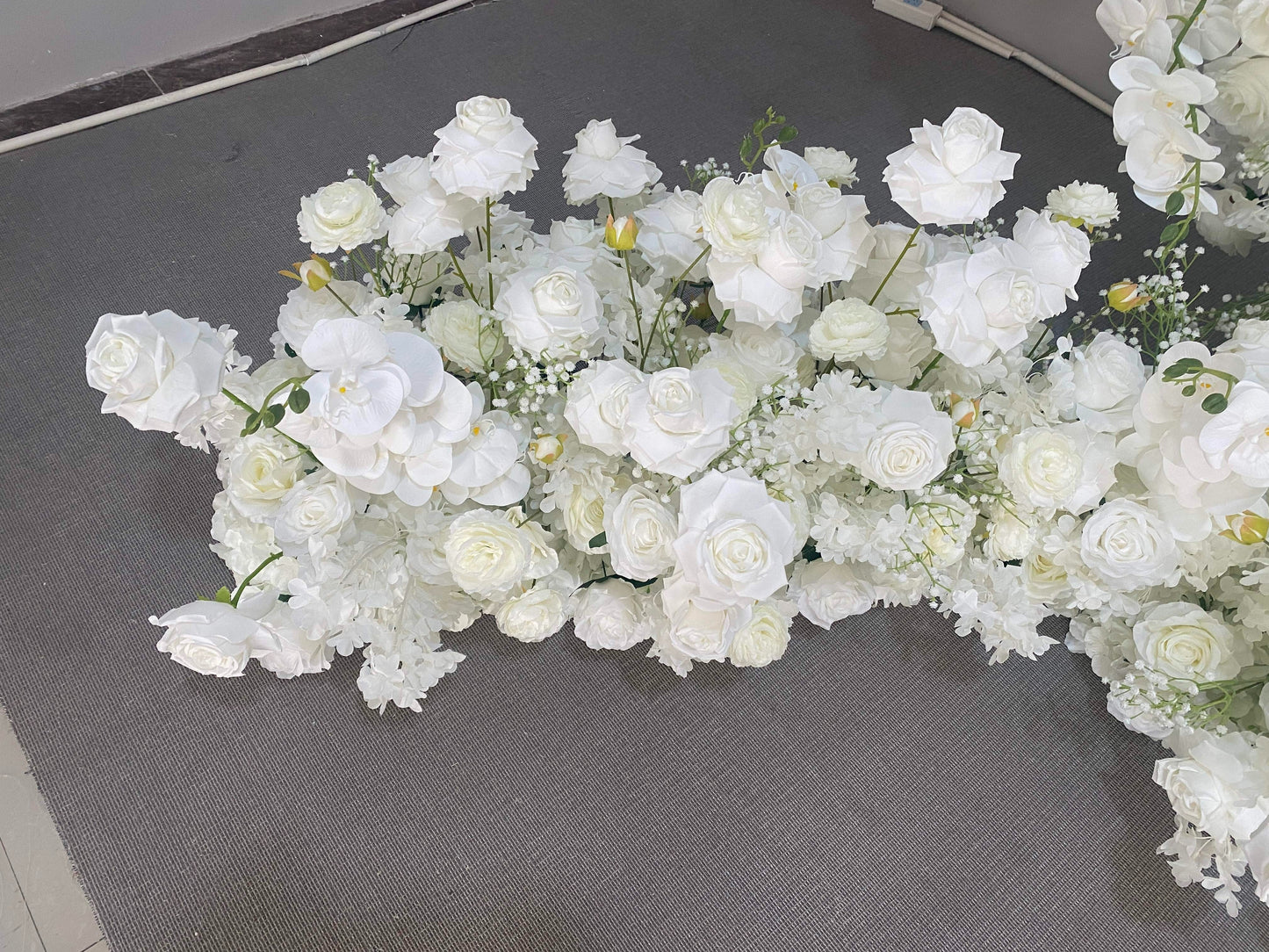 Luxury Ivory White Freestanding Multi-Floral Heart With Stand